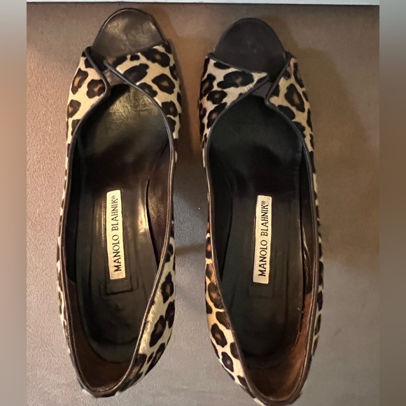 Manolo Blahnik Pony Hair Leopard D'Orsay Peep Toe Pumps-37/US 7- Comes with Box - Picture 10 of 12